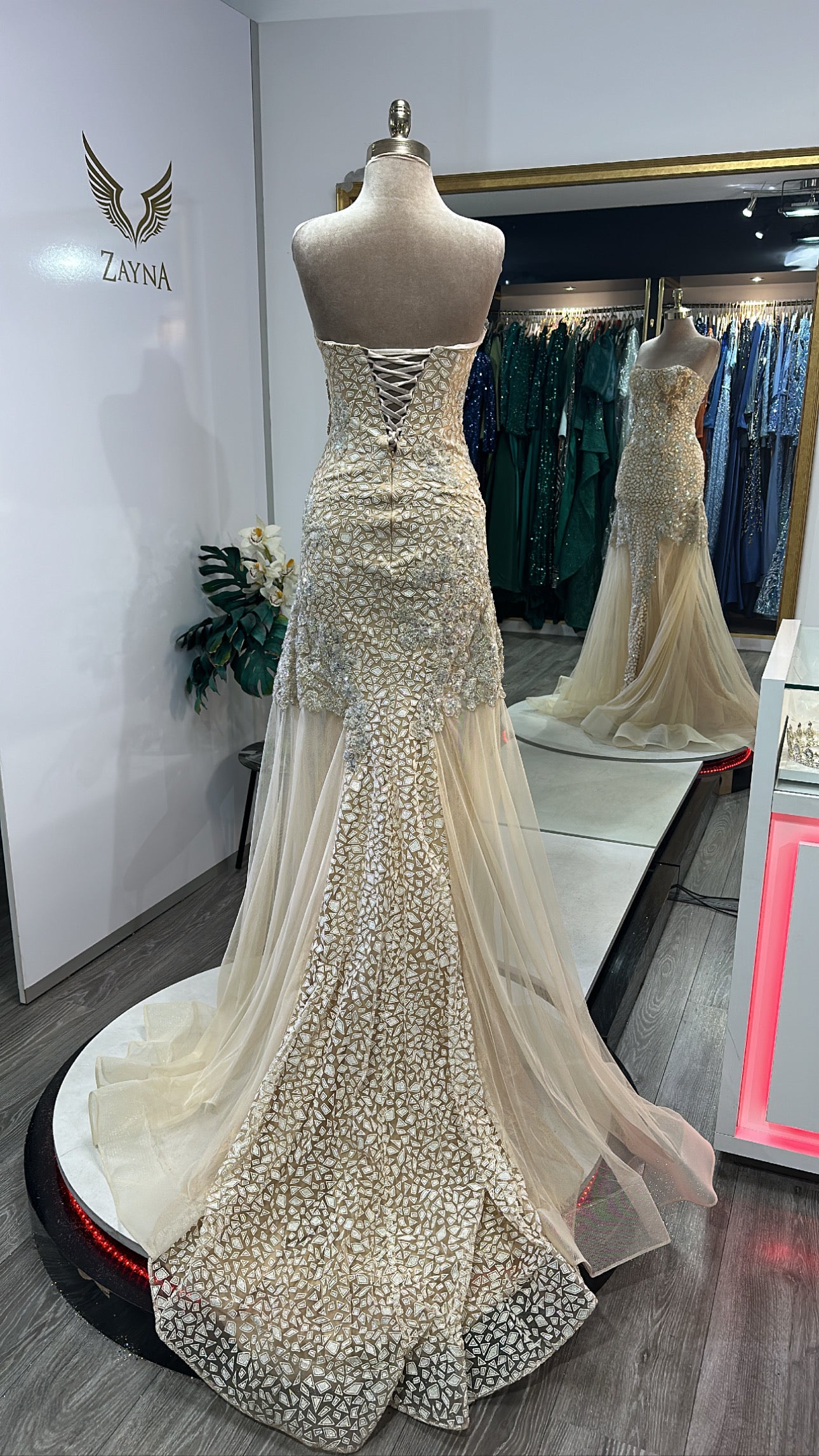 Elegant gold dress design, tooled, tulle