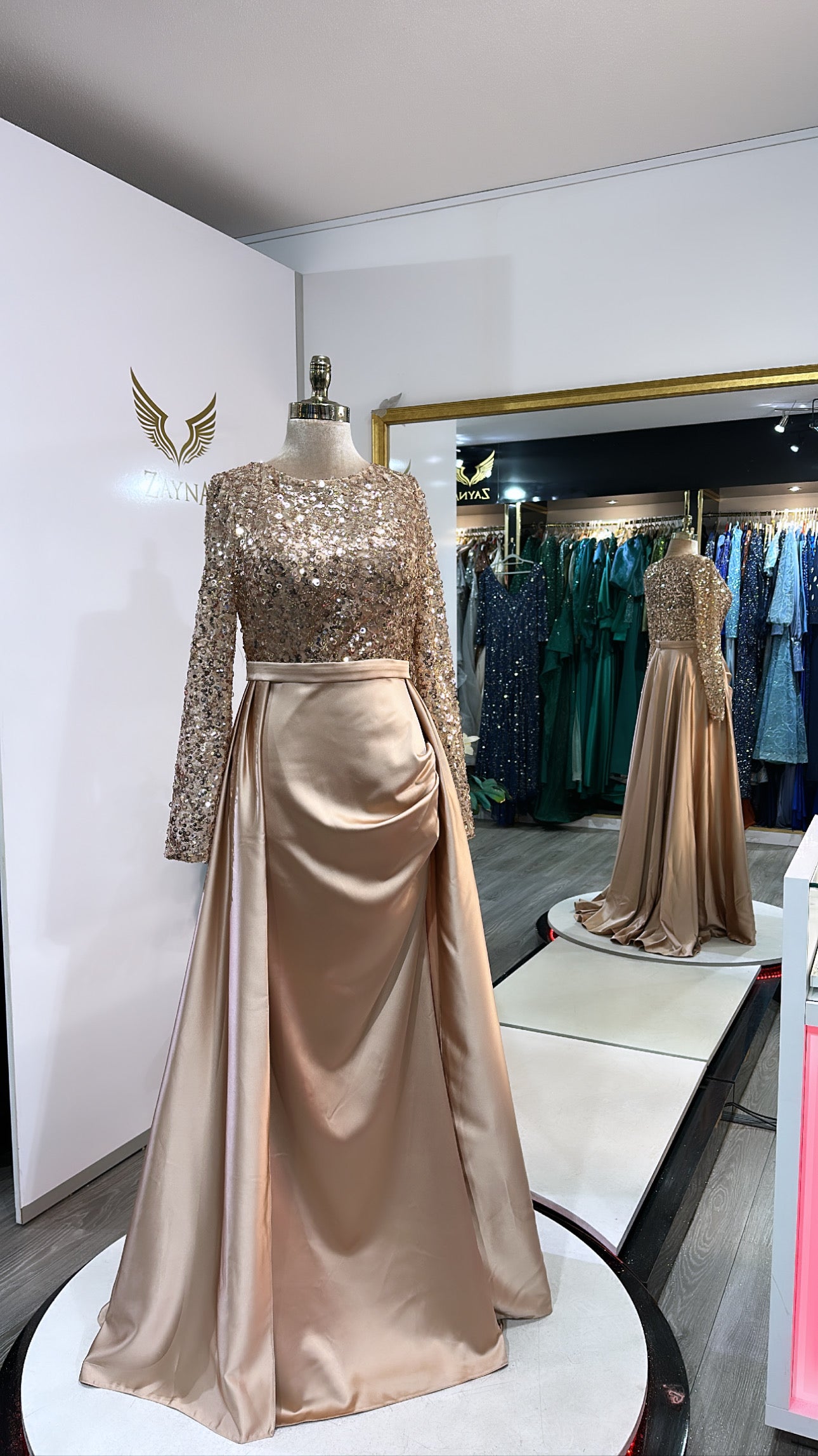 Elegant gold dress with train Zayna Dresses Elegant gold dress with train Zayna Dresses