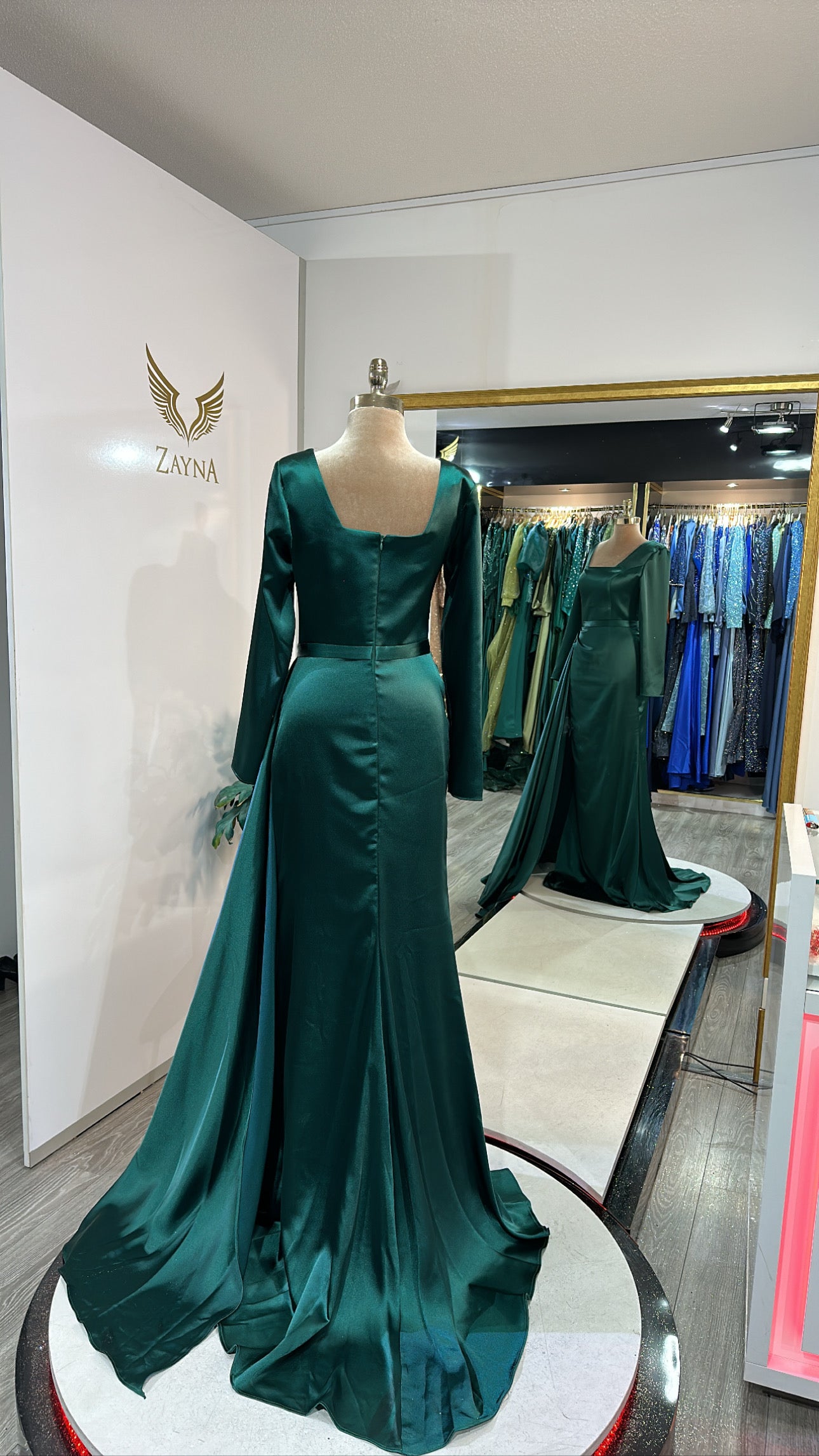 Elegant green dress
