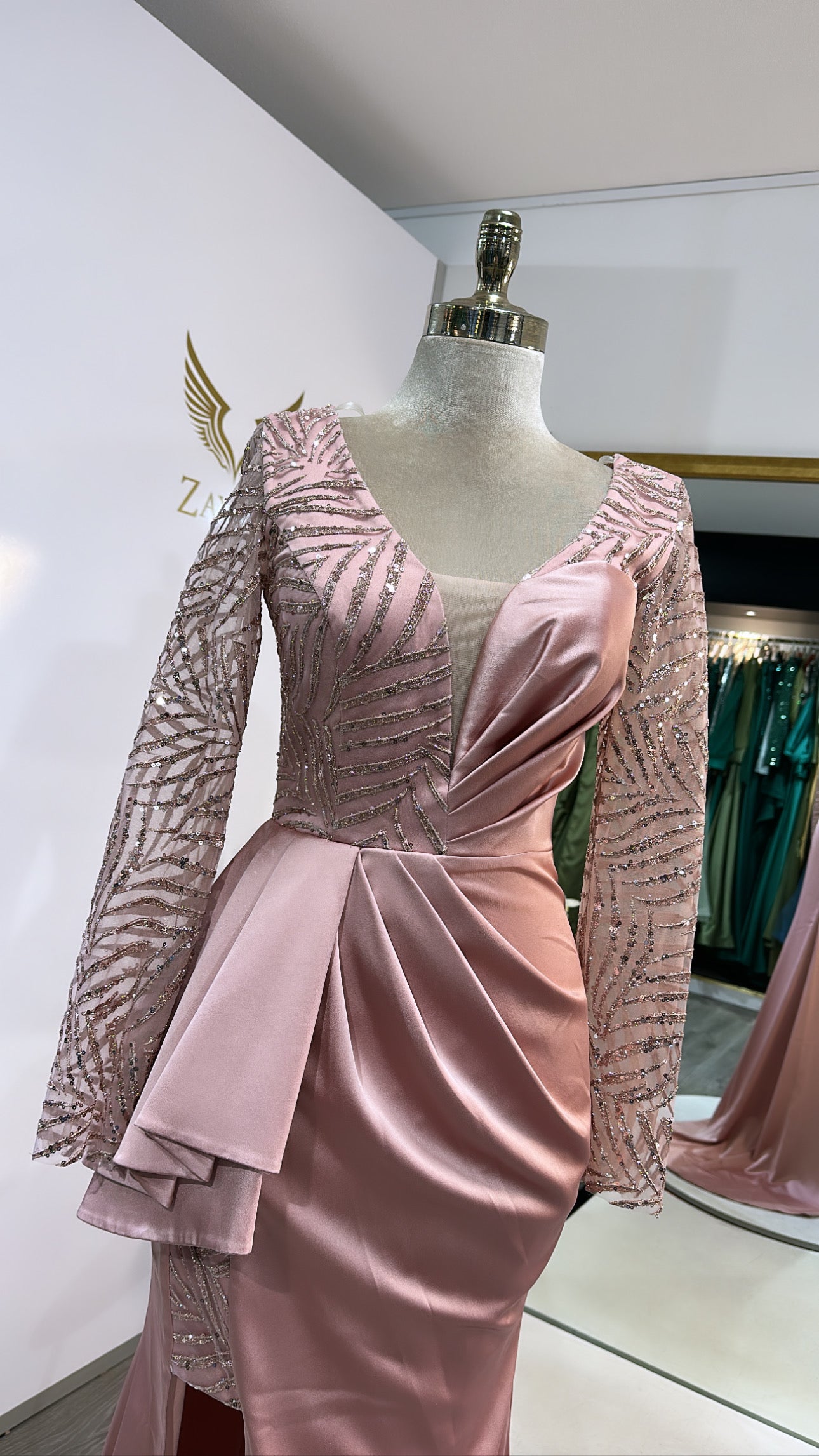 Elegant pink dress details tulle, satin, short skirt