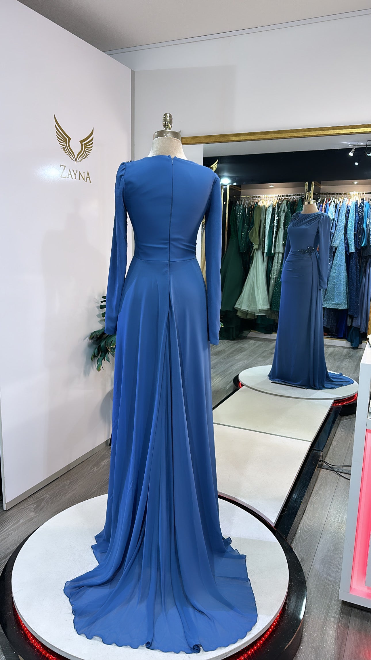 Elegant blue dress design, sleep