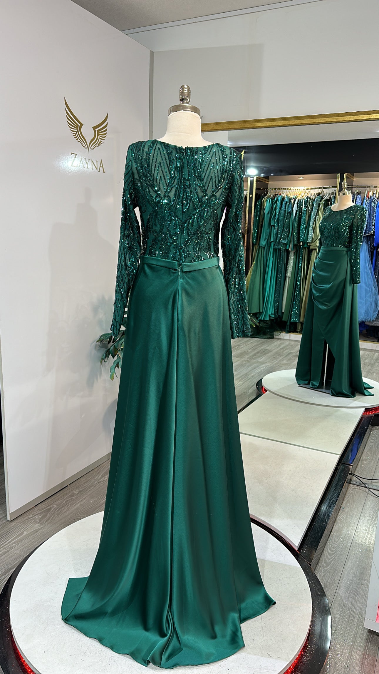 Elegant green green dress sequins, satin