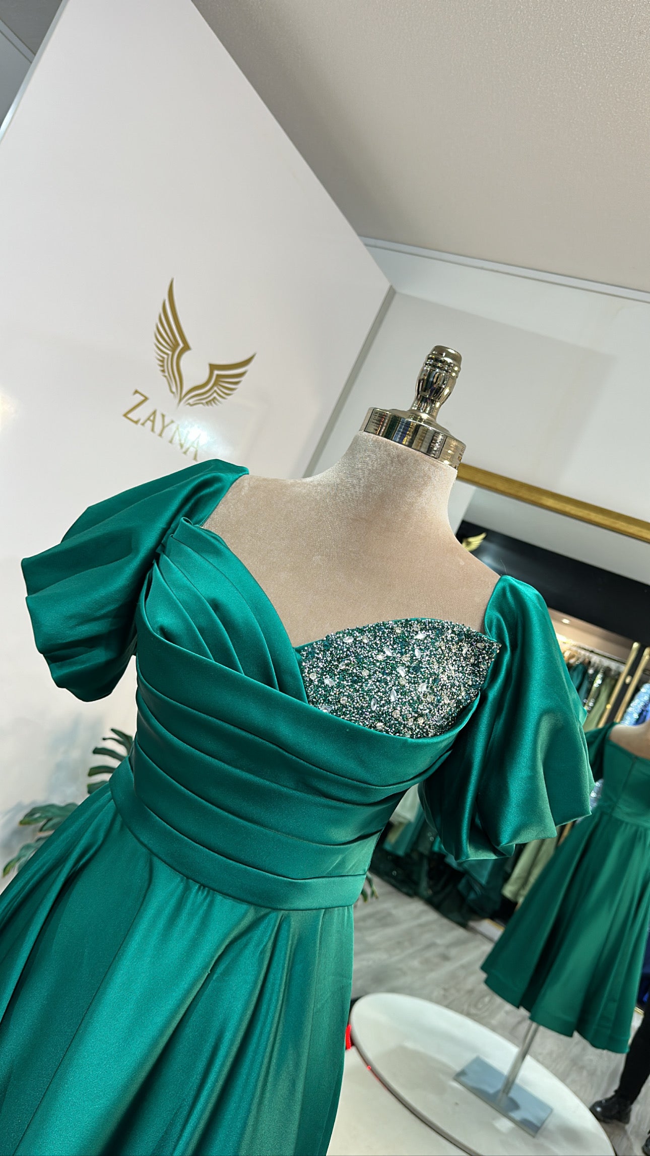 Elegant green midi dress edited