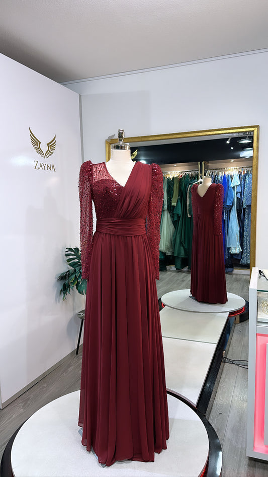 Elegant bordo dress with sequins and crepe fabric