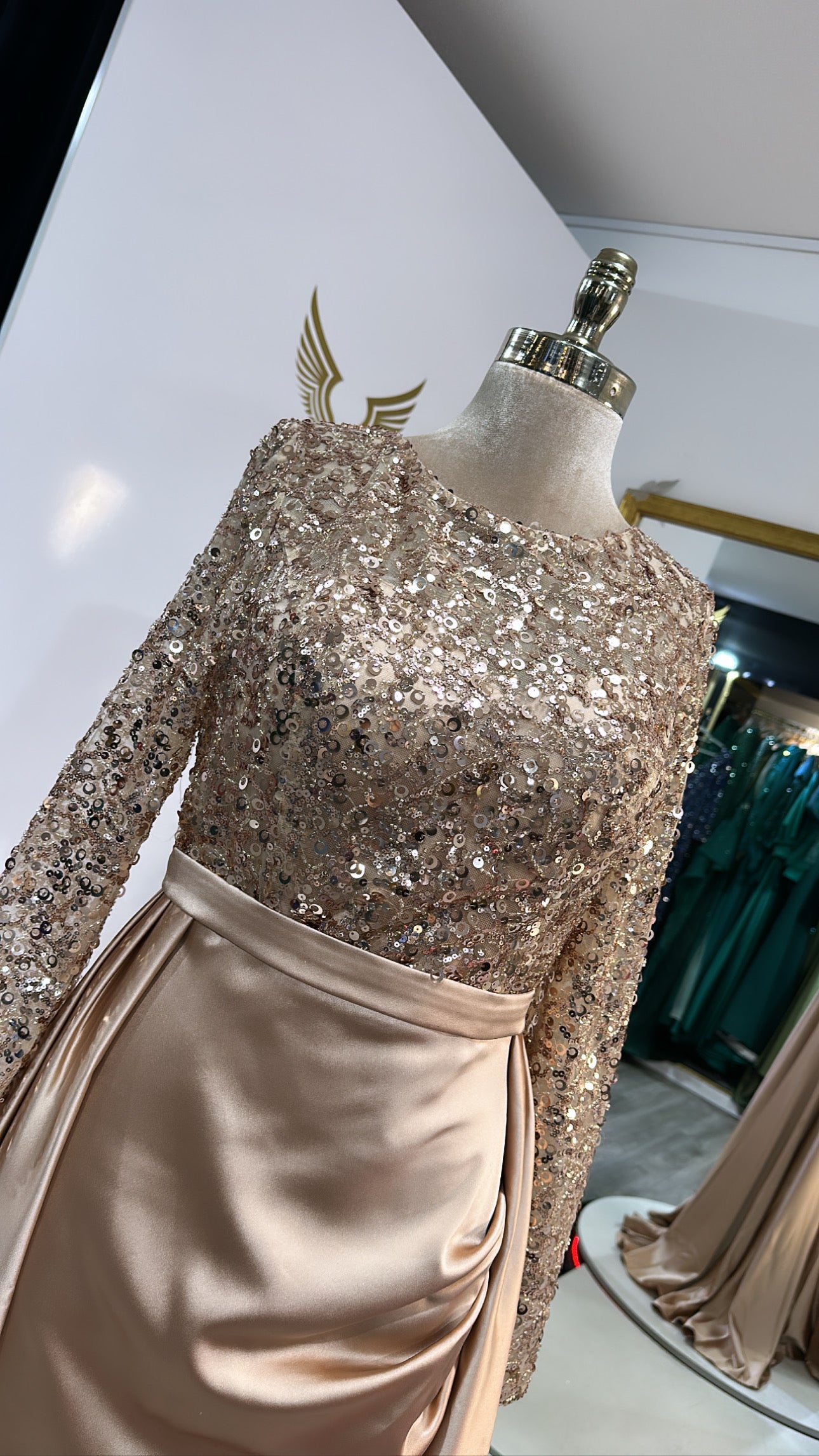 Elegant gold dress with train Zayna Dresses Elegant gold dress with train Zayna Dresses